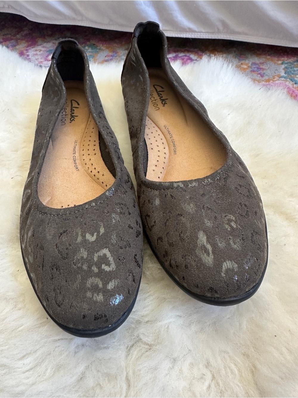 Clarks Jenette Ease Flats Green Animal Print Ballet Slip On Comfort Shoes Size 7 - Picture 2 of 8